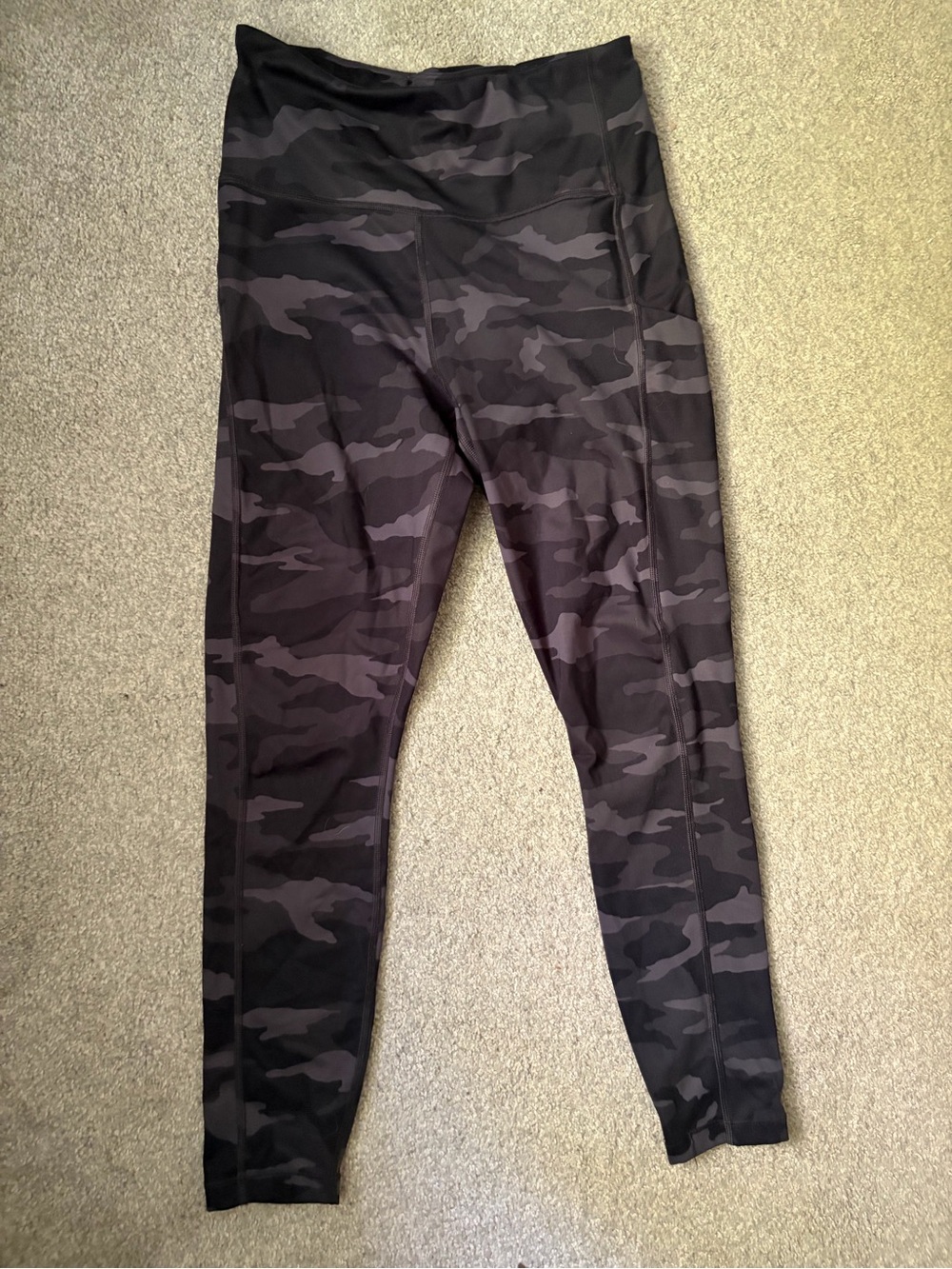 Athleta Black & Gray Camo Leggings Size S
